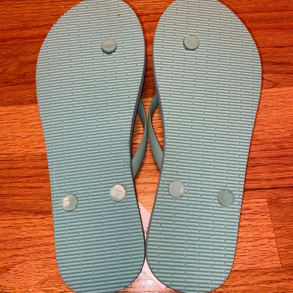 Flip Flops NWT - Picture 3 of 3